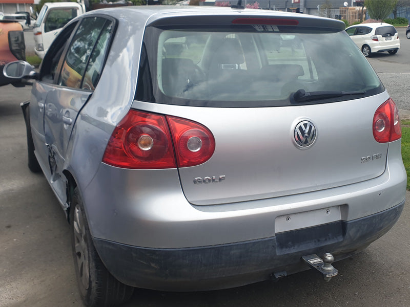 VOLKSWAGEN GOLF MK5