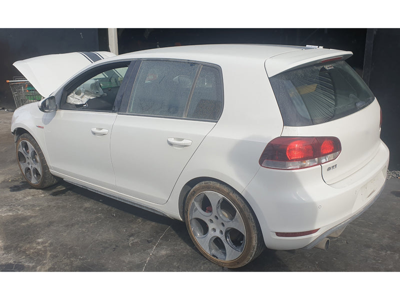 VOLKSWAGEN GOLF MK5