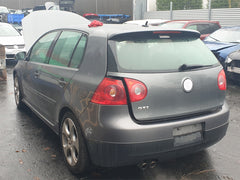 VOLKSWAGEN GOLF MK5