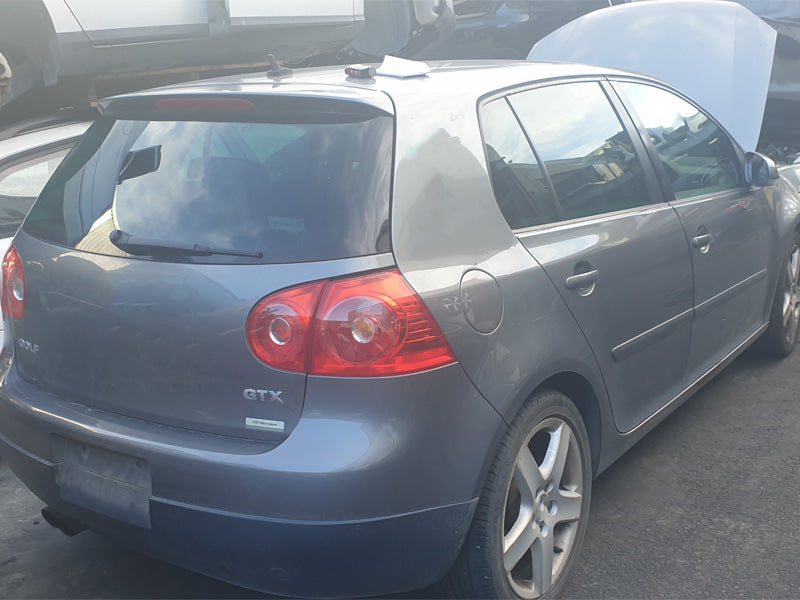 VOLKSWAGEN GOLF MK5